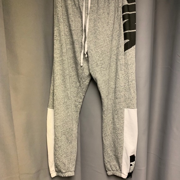 🌟VS Pink Sweatpants Classic Pant w Ankle Zipper🌟 - Picture 7 of 14